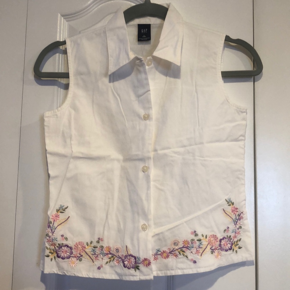 Floral Embroidered Collared Tank Top
